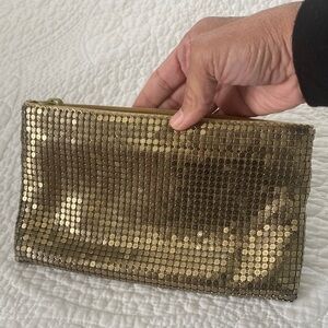 La Regale LTD gold mesh evening clutch
